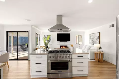 Kitchen - 8842 Summerhill, Alpine, CA 91901 photo 4 of 6