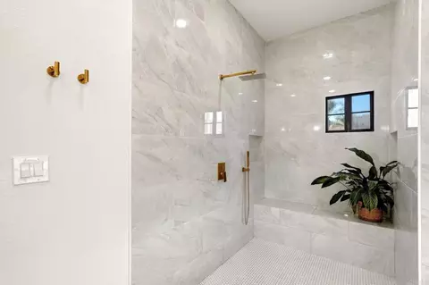 Bath - 8842 Summerhill, Alpine, CA 91901 photo 2 of 4