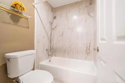 Bath - 634 Gardenia, Escondido, CA 92025 photo 2 of 7