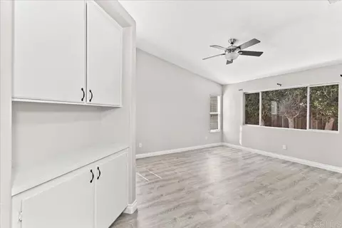 Living - 4972 Lake Shore Ct, Fallbrook, CA 92028 photo 2 of 7