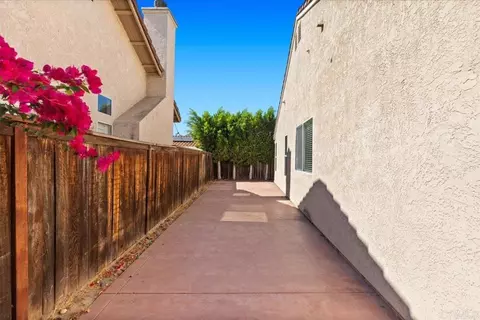 Exterior - 4972 Lake Shore Ct, Fallbrook, CA 92028 photo 4 of 18
