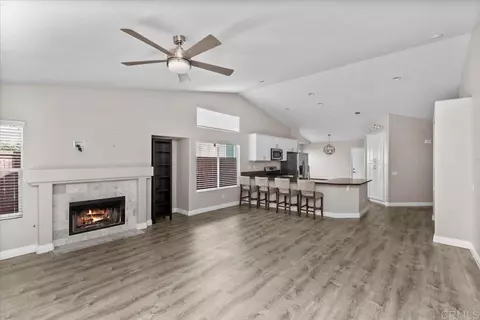 Living - 4972 Lake Shore Ct, Fallbrook, CA 92028 photo 6 of 7