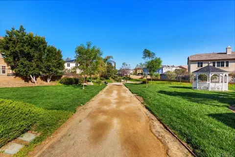 Exterior - 4972 Lake Shore Ct, Fallbrook, CA 92028 photo 9 of 18