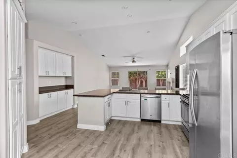 Kitchen - 4972 Lake Shore Ct, Fallbrook, CA 92028 photo 4 of 5