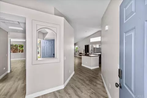 Entry Way - 4972 Lake Shore Ct, Fallbrook, CA 92028 photo 1 of 2