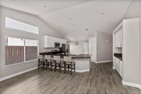 Entry Way - 4972 Lake Shore Ct, Fallbrook, CA 92028 photo 2 of 2