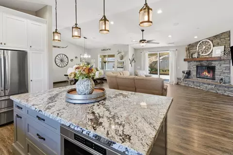 Kitchen - 1457 Star Valley Rd, Alpine, CA 91901 photo 4 of 8