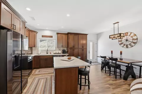 Kitchen - 1457 Star Valley Rd, Alpine, CA 91901 photo 5 of 8