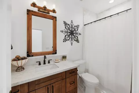 Bath - 1457 Star Valley Rd, Alpine, CA 91901 photo 6 of 7