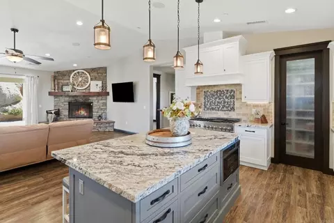 Kitchen - 1457 Star Valley Rd, Alpine, CA 91901 photo 3 of 8