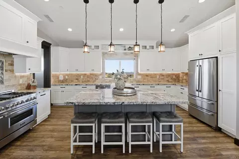 Kitchen - 1457 Star Valley Rd, Alpine, CA 91901 photo 2 of 8