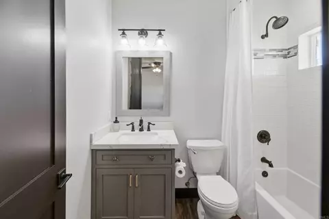 Bath - 1457 Star Valley Rd, Alpine, CA 91901 photo 3 of 7