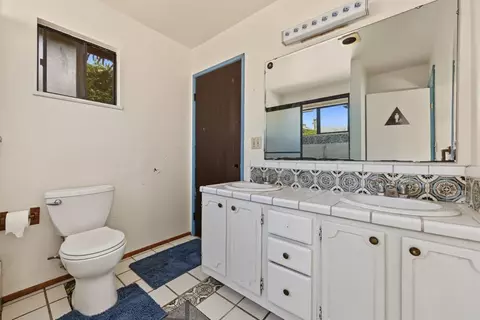 Bath - 4383 Canterbury Dr, La Mesa, CA 91941 photo 3 of 3