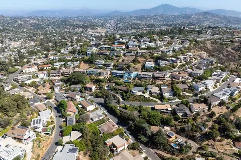 View/Area - 4383 Canterbury Dr, La Mesa, CA 91941 photo 9 of 12