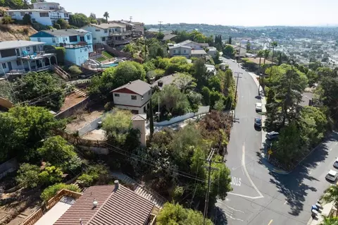 View/Area - 4383 Canterbury Dr, La Mesa, CA 91941 photo 3 of 12