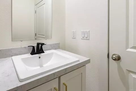 Bath - 14390 Lyons Valley Rd, Jamul, CA 91935 photo 3 of 3