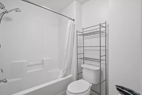 Bath - 2708 Lake Pointe Dr #212, Spring Valley, CA 91977 photo 4 of 4