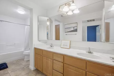 Bath - 2708 Lake Pointe Dr #212, Spring Valley, CA 91977 photo 3 of 4