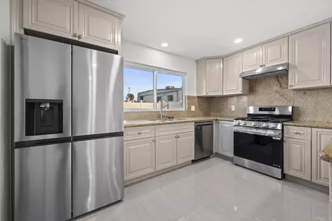 Kitchen - 1199 E Washington Ave, El Cajon, CA 92019 photo 4 of 5