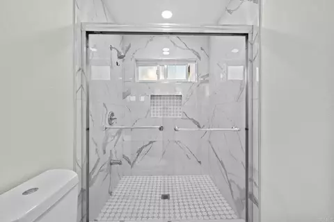 Bath - 1199 E Washington Ave, El Cajon, CA 92019 photo 2 of 4
