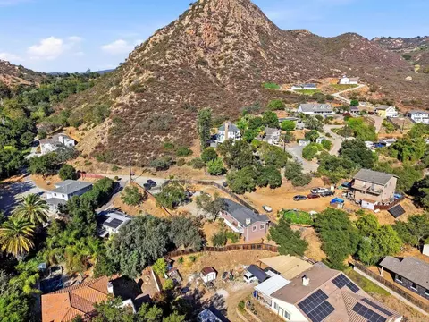 View/Area - 223 Patrick Dr, El Cajon, CA 92019 photo 3 of 5