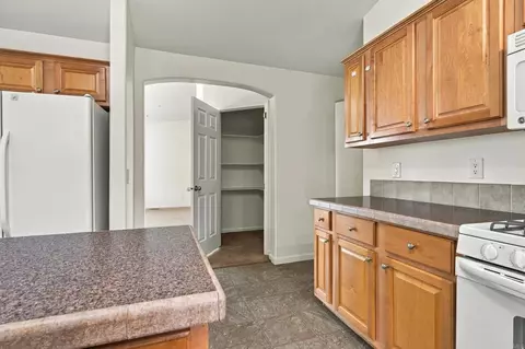 Kitchen - 18453 Ramona View Dr, Ramona, CA 92065 photo 4 of 5