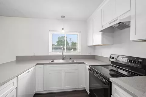 Kitchen - 8809 Los Coches Rd, Lakeside, CA 92040 photo 1 of 2