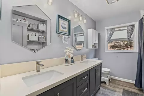 Bath - 4135 N Cordoba Ave, Spring Valley, CA 91977 photo 1 of 5