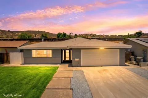 13132 Pam Ln, Lakeside, CA 92040