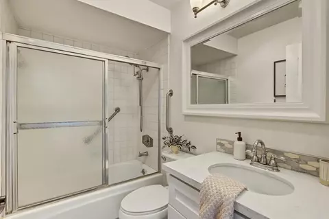 Bath - 4290 5th, San Diego, CA 92103 photo 1 of 2