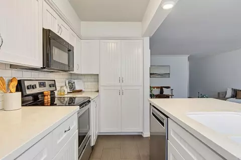 Kitchen - 4290 5th, San Diego, CA 92103 photo 3 of 5
