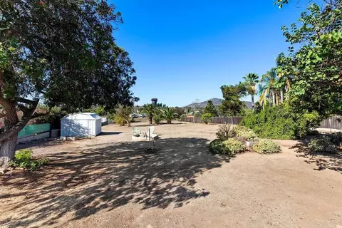 Exterior - 1176 Rippey St, El Cajon, CA 92020 photo 5 of 14