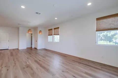 Living - 10541 Graphite St, Spring Valley, CA 91977 photo 3 of 4