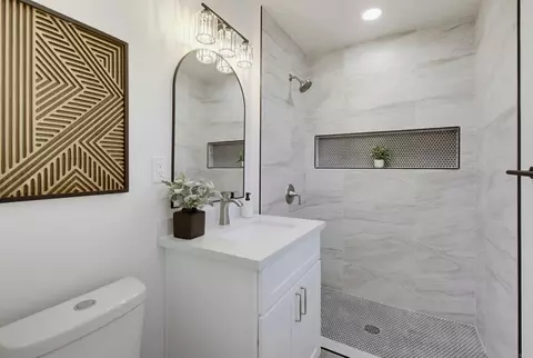 Bath - 8924 Jana Ct, Spring Valley, CA 91977 photo 4 of 6