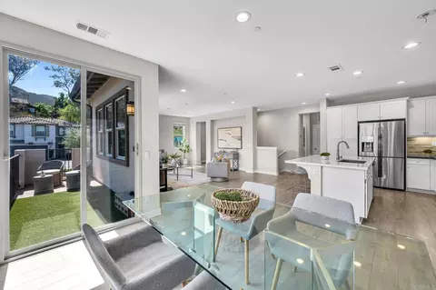 Dining - 8747 Boulder Ln #705, Santee, CA 92071 photo 1 of 4