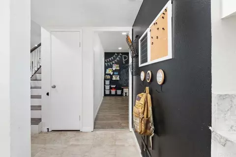 Entry Way - 13239 Saddle Ridge Rd, Lakeside, CA 92040 photo 4 of 5