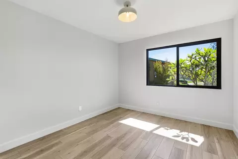 Bedroom - 3850 Trieste Dr, Carlsbad, CA 92010 photo 4 of 7
