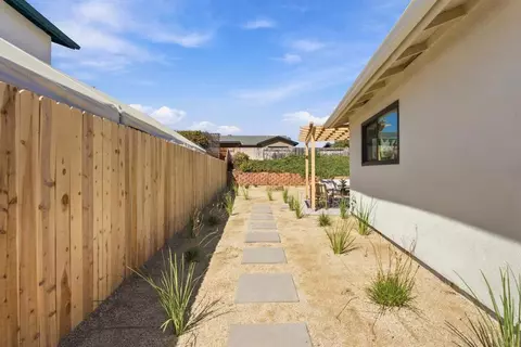 Exterior - 3850 Trieste Dr, Carlsbad, CA 92010 photo 4 of 14