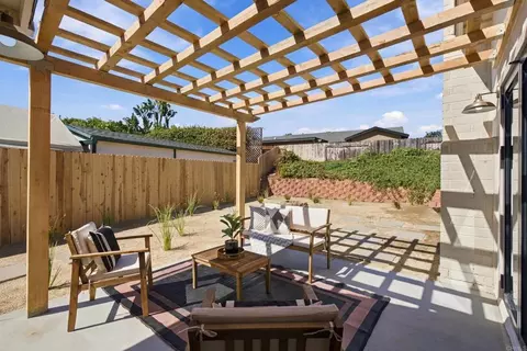 Exterior - 3850 Trieste Dr, Carlsbad, CA 92010 photo 5 of 14