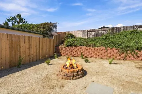 Exterior - 3850 Trieste Dr, Carlsbad, CA 92010 photo 8 of 14