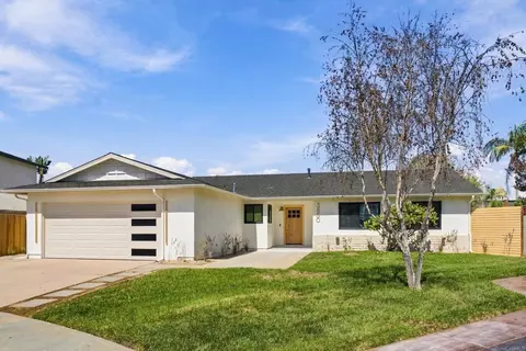 Exterior - 3850 Trieste Dr, Carlsbad, CA 92010 photo 2 of 14