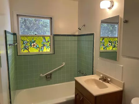 Bath - 10507 Don Pico Rd, Spring Valley, CA 91978 photo 2 of 2