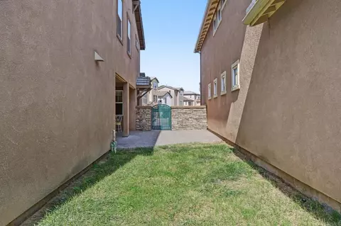 Exterior - 1240 Pershing Rd, Chula Vista, CA 91913 photo 8 of 13