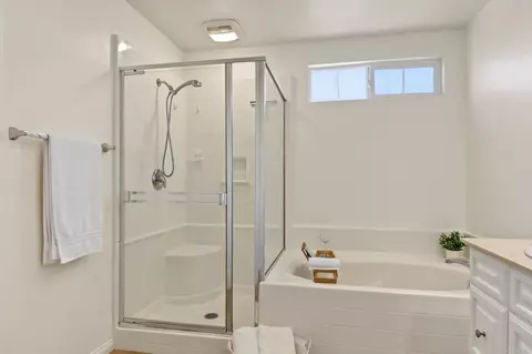 Bath - 1240 Pershing Rd, Chula Vista, CA 91913 photo 4 of 4