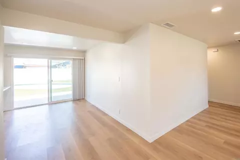 Living - 1404 Jefferson Ave, Escondido, CA 92027 photo 10 of 15
