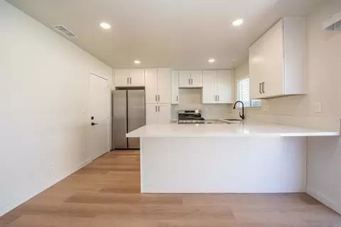 Kitchen - 1404 Jefferson Ave, Escondido, CA 92027 photo 6 of 9