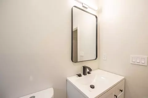 Bath - 1404 Jefferson Ave, Escondido, CA 92027 photo 1 of 2