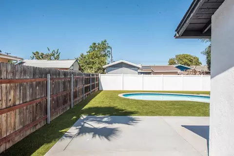 Exterior - 1404 Jefferson Ave, Escondido, CA 92027 photo 10 of 10