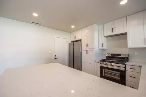 Kitchen - 1404 Jefferson Ave, Escondido, CA 92027 photo 4 of 9
