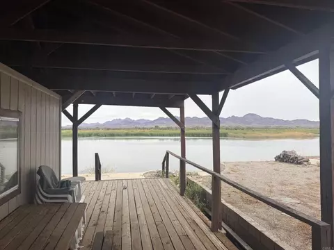 2574 Old River Rd, Palo Verde, CA 92266